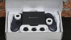 Jak mobilny gaming to z padem. Sprawdzamy kontroler Redmagic Shadow Blade 2